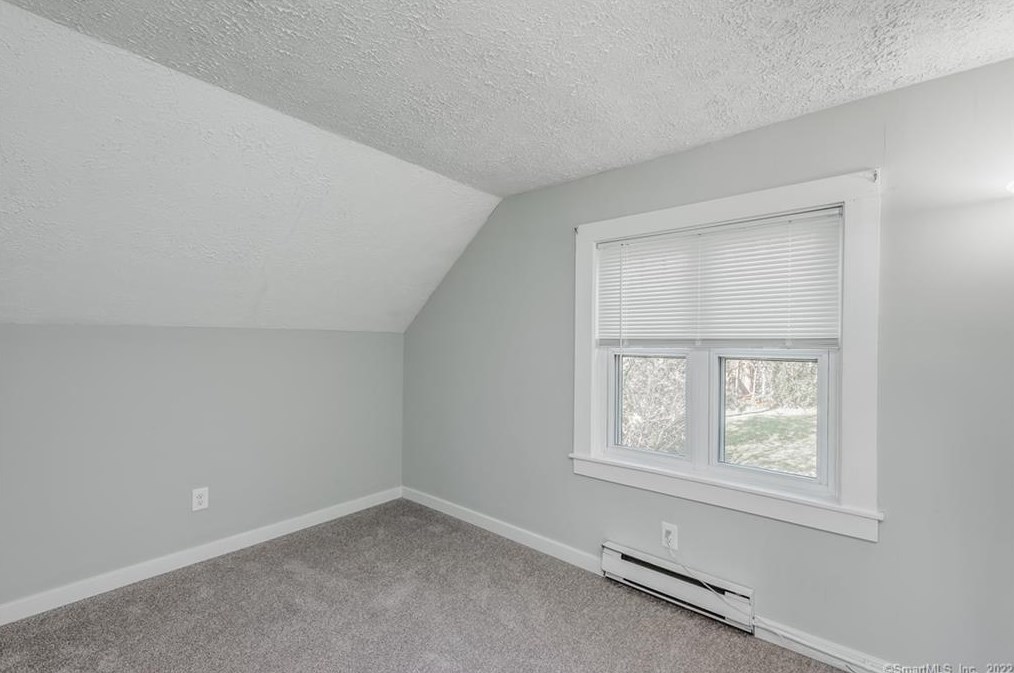 210 Barnes Ave, New Haven CT 06513-1403 exterior