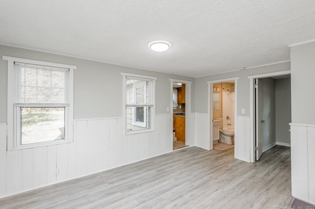 210 Barnes Ave, New Haven CT 06513-1403 exterior