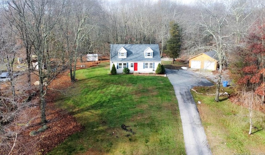 18 Saltbox Cir, Uncasville, CT 06382