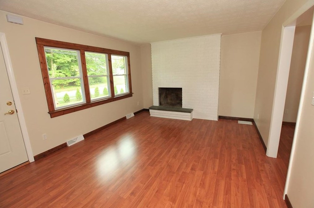 155 New Britain Ave, Unionville CT  06085-1220 exterior