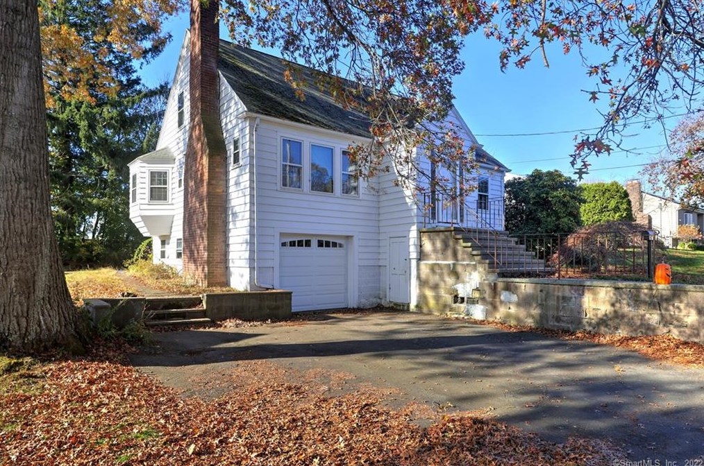 84 Richmond Ave, New Haven, CT 06515 exterior