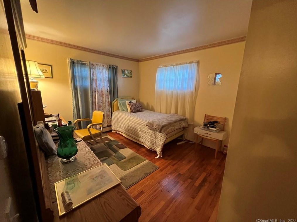 64 Monroe St, Hartford CT  06114-1751 exterior