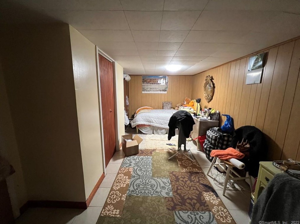 64 Monroe St, Hartford CT  06114-1751 exterior