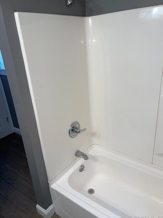 8 Ashley St, Hartford CT 06105-1310 exterior