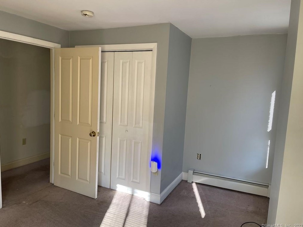 8 Ashley St, Hartford CT 06105-1310 exterior