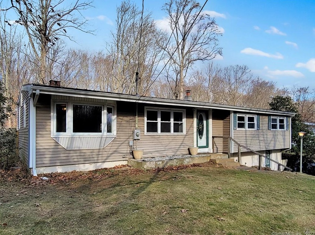 678 Middletown Rd, Colchester, CT 06415