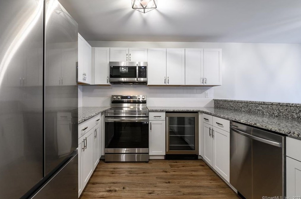 49 Rose St #109, Branford, CT 06405