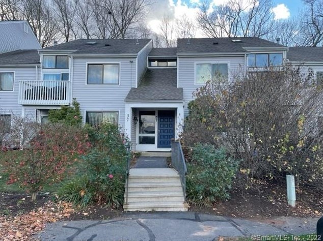 37 Brookwood Dr, Rocky Hill, CT 06067-2737