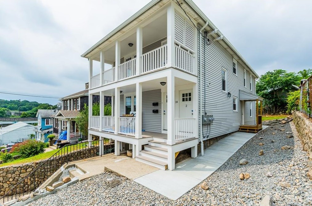 14 Rosemary St #1, United States Coast Guard Ac, CT 06320