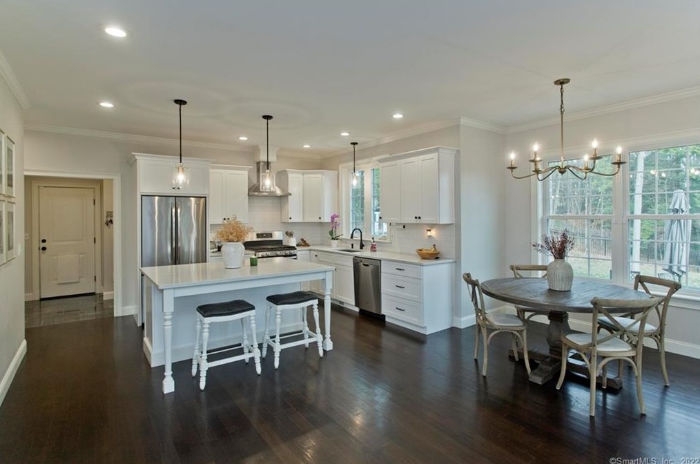 27 Stratton Farms Rd, Suffield CT  06093-2924 exterior