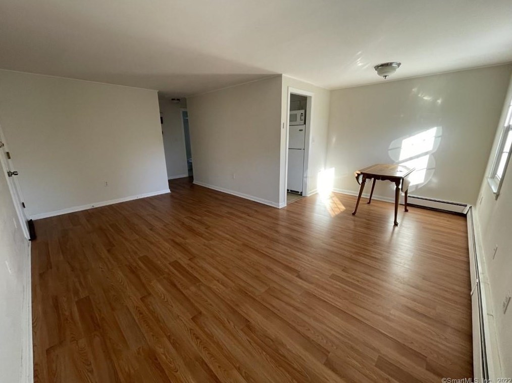 65 Evergreen Ave #4, United States Coast Guard Ac, CT 06320