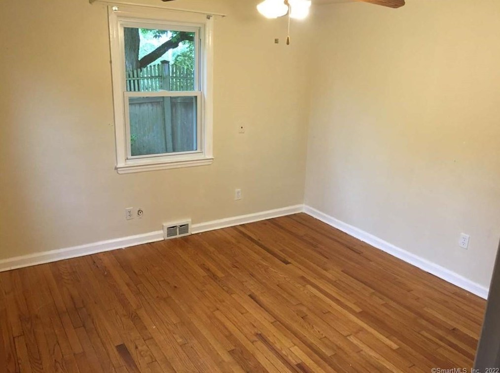 31 Ives St, New Haven CT 06518-2235 exterior