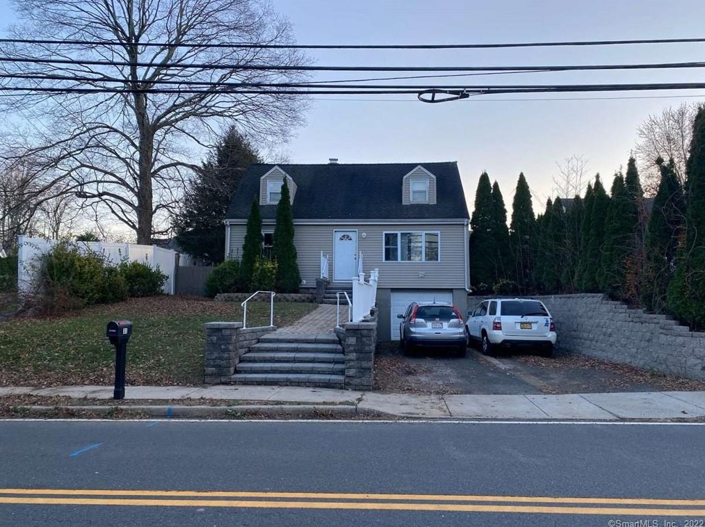 31 Ives St, New Haven CT 06518-2235 exterior