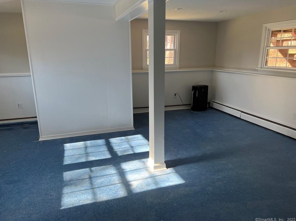 19 Greenwood Ln, Huntington CT  06484-2407 exterior