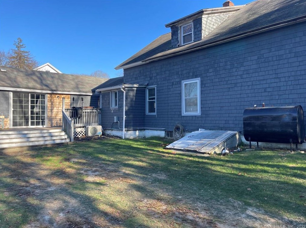 121 Main St, Moosup, CT 06354