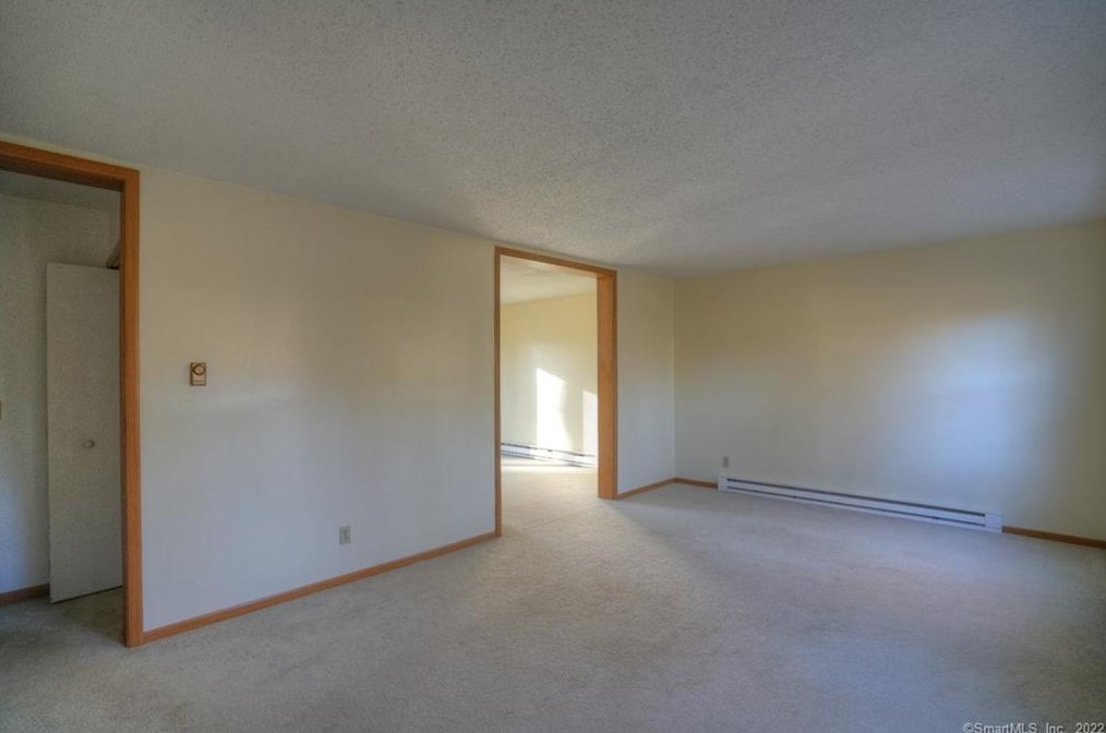 28 Dartmouth Dr, Mystic CT  06355-1344 exterior