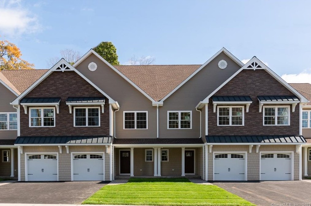 73 Beecher St, Southington, CT 06489