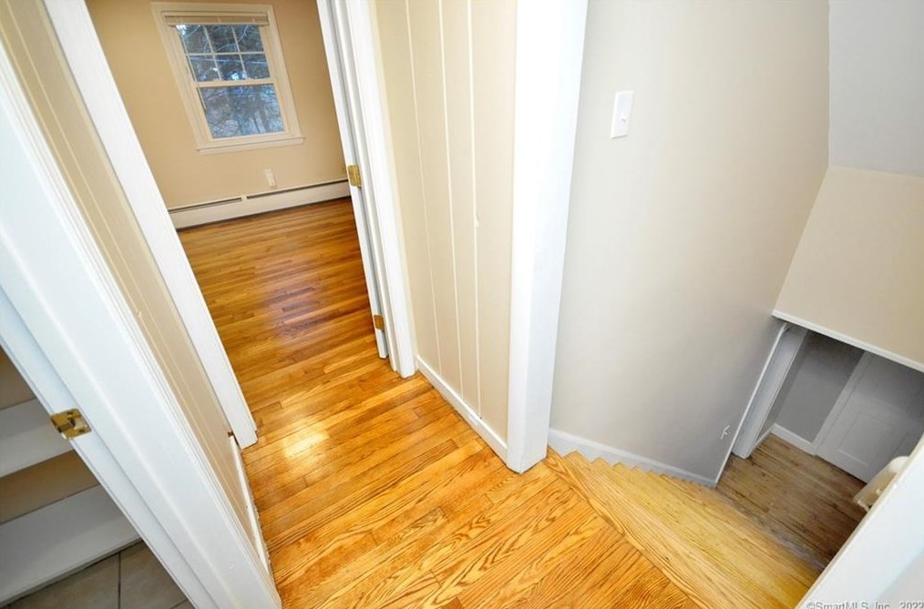 438 Hopmeadow St, Simsbury CT  06089-9731 exterior