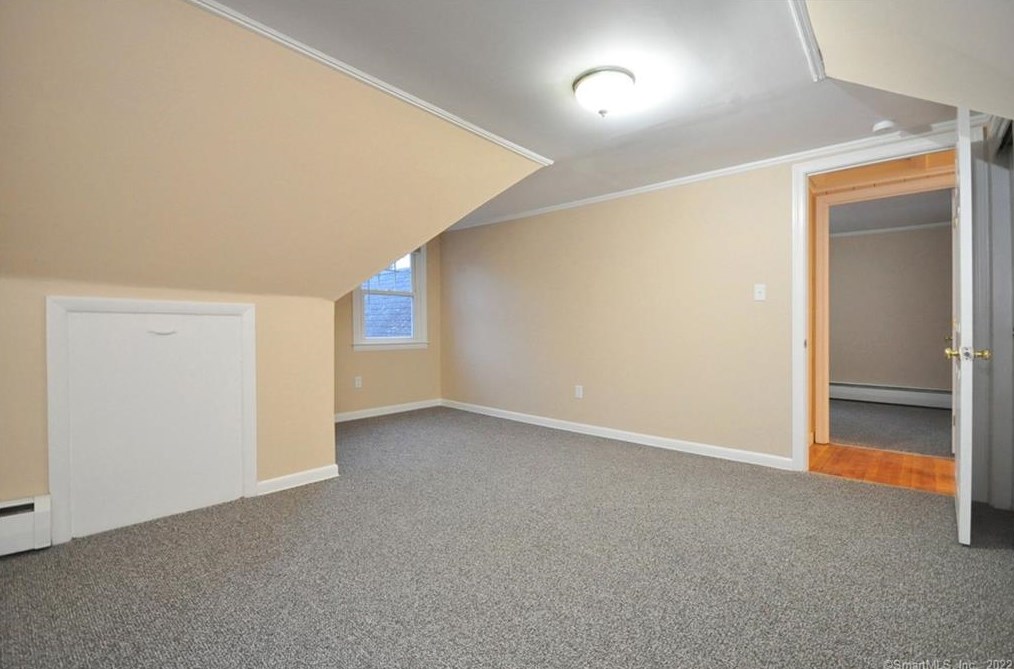 438 Hopmeadow St, Simsbury CT  06089-9731 exterior