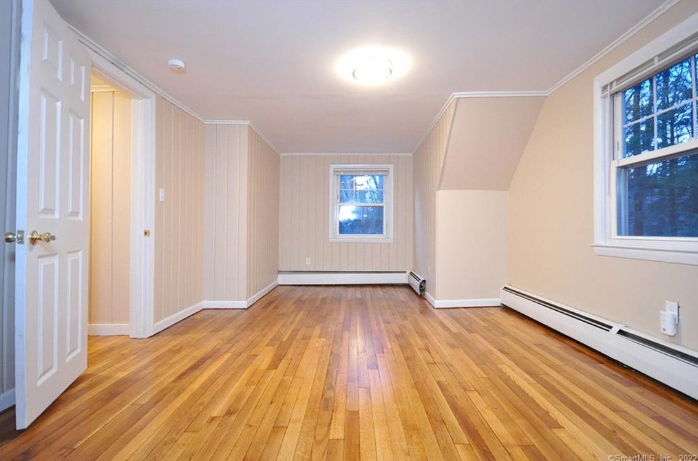 438 Hopmeadow St, Simsbury CT  06089-9731 exterior