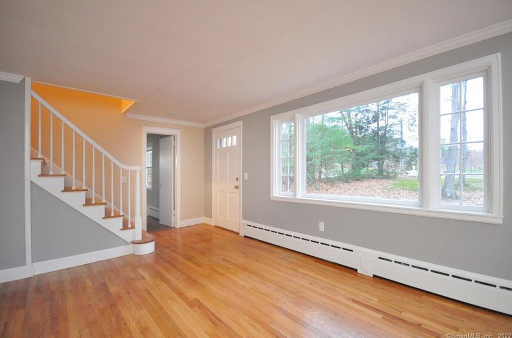 438 Hopmeadow St, Simsbury CT  06089-9731 exterior