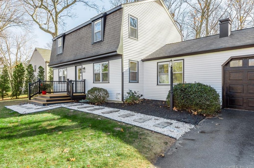31 Parker Dr, East Lyme, CT 06333