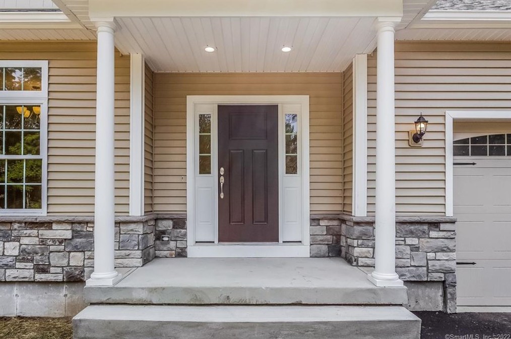 19 Cranberry Ln, Ellington, CT 06029