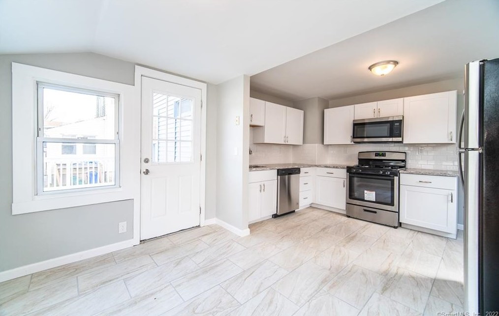 316 Birdseye St, Stratford, CT 06615