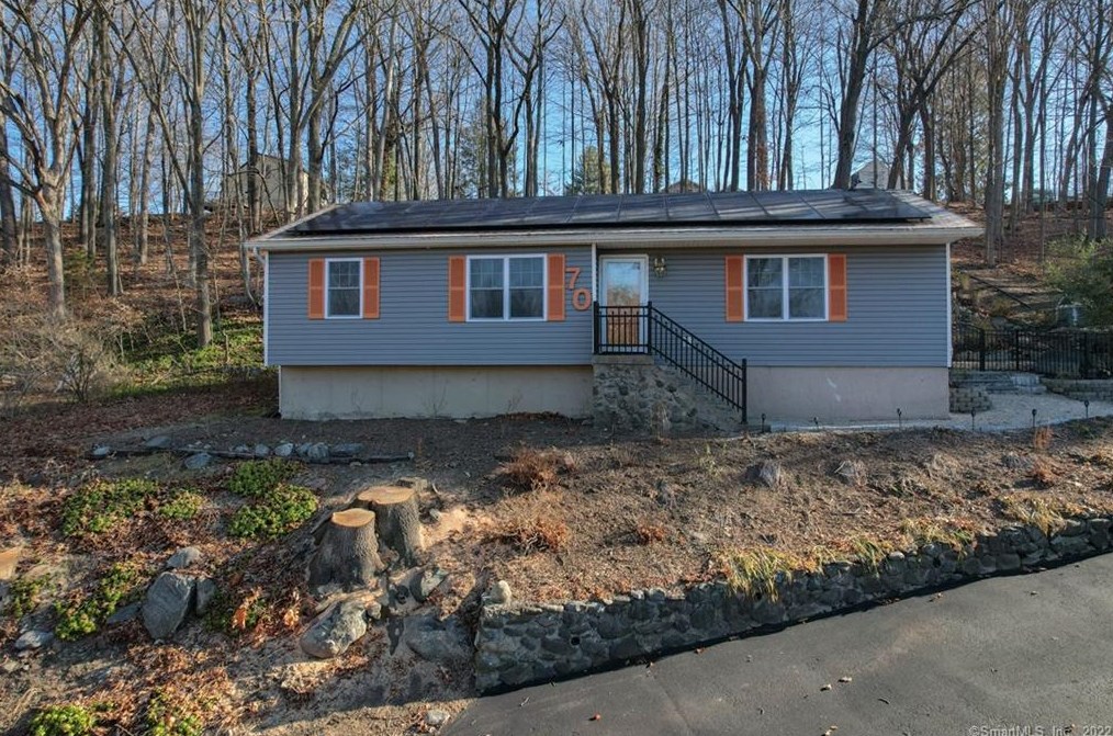 70 Steinmann Ave, Waterbury, CT 06762