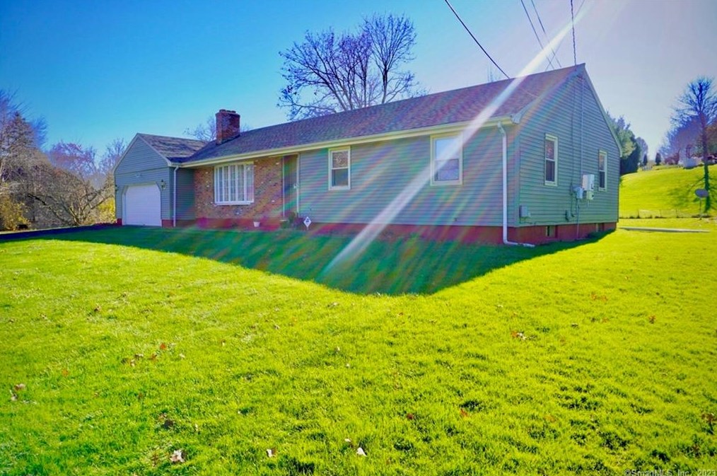 9 Valley View Dr, Bloomfield, CT 06002