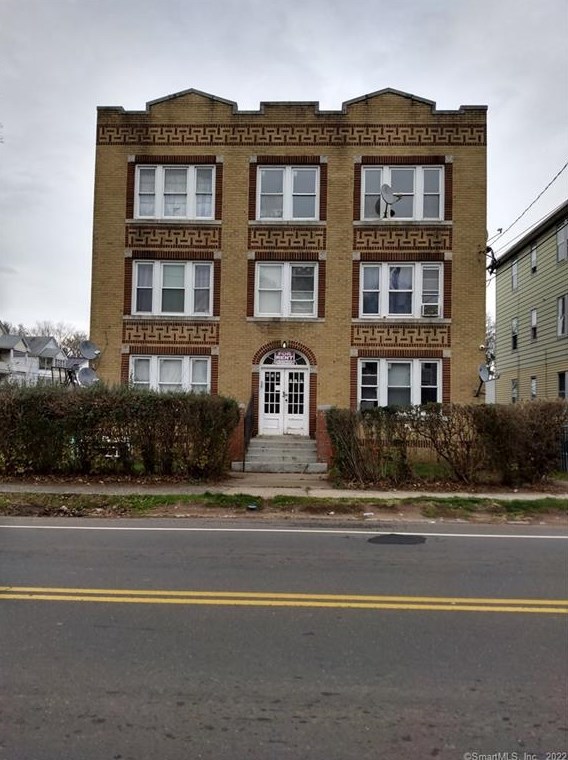 415-417 East St #3s, New Britain, CT 06051