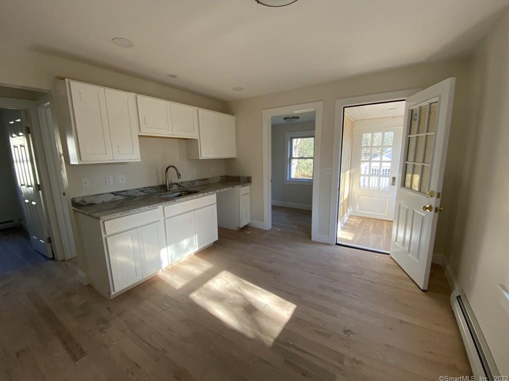 11 Jefferson Ave, Danbury, CT 06810