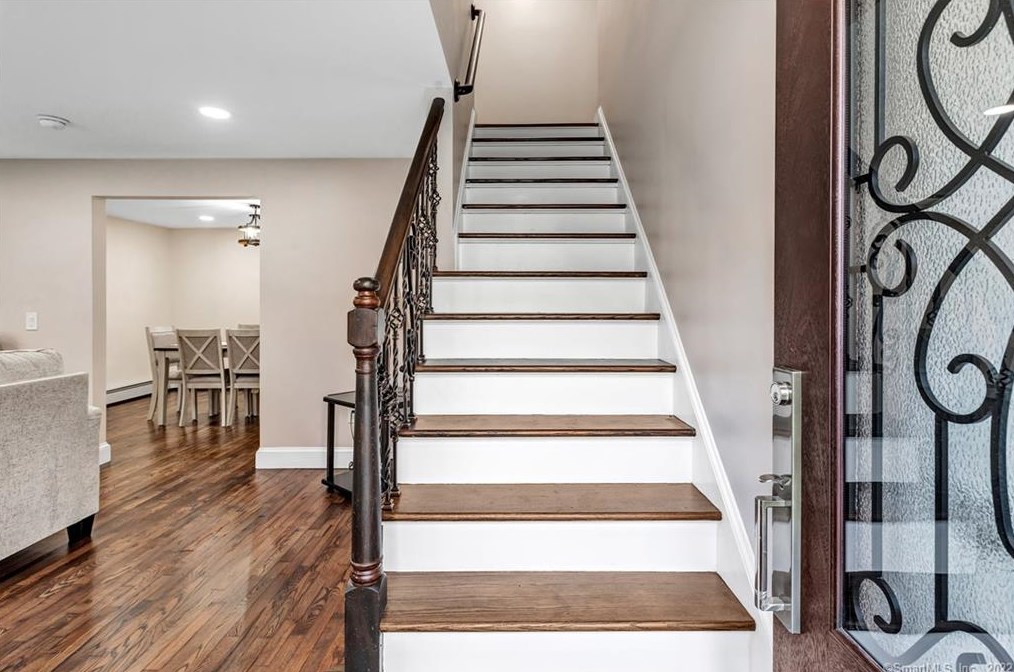 9 Scotland Rd, Bloomfield, CT 06002