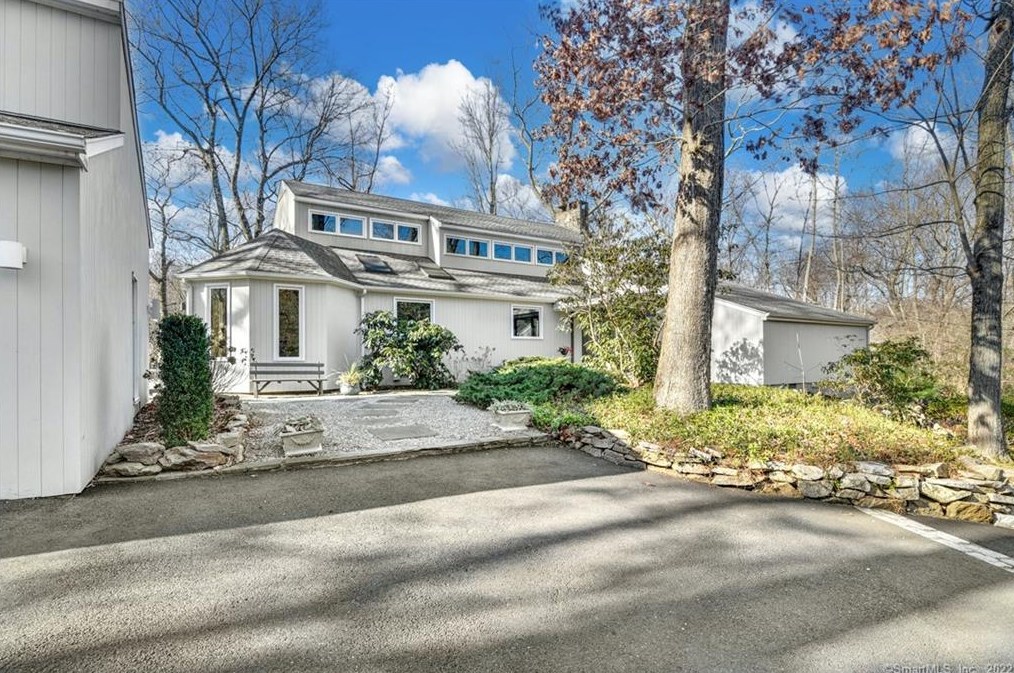 612 Laurel Rd, New Canaan, CT 06840