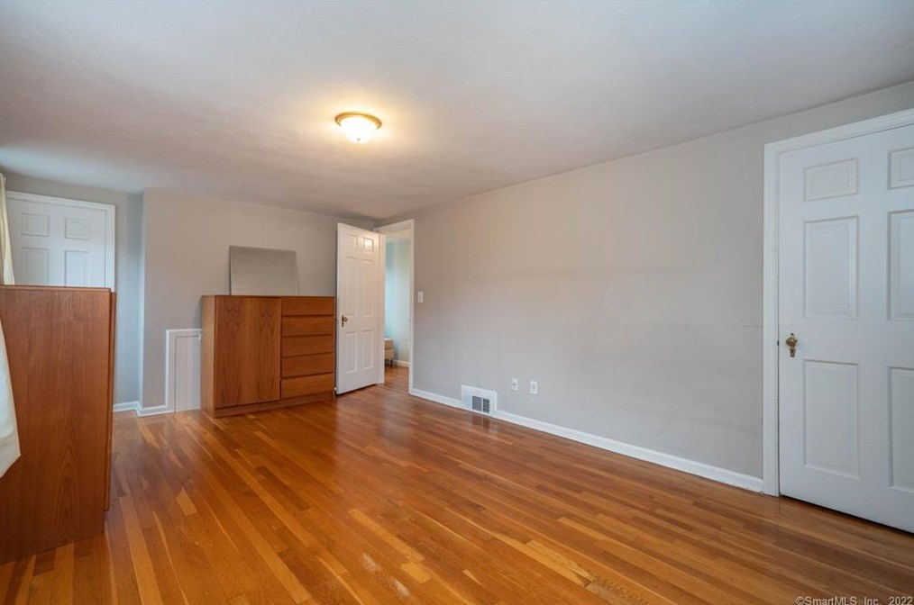 11 Dorset Rd, Hartford CT 06119-1313 exterior