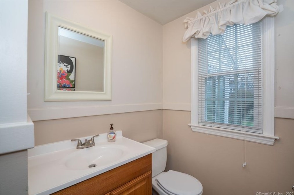 11 Dorset Rd, Hartford CT 06119-1313 exterior