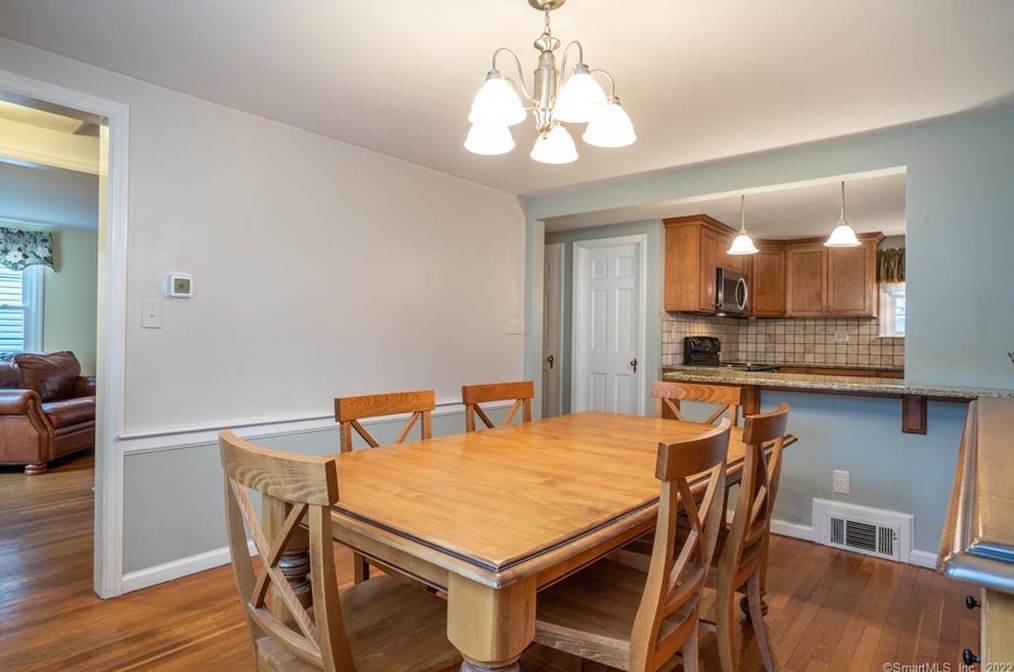 11 Dorset Rd, Hartford CT 06119-1313 exterior