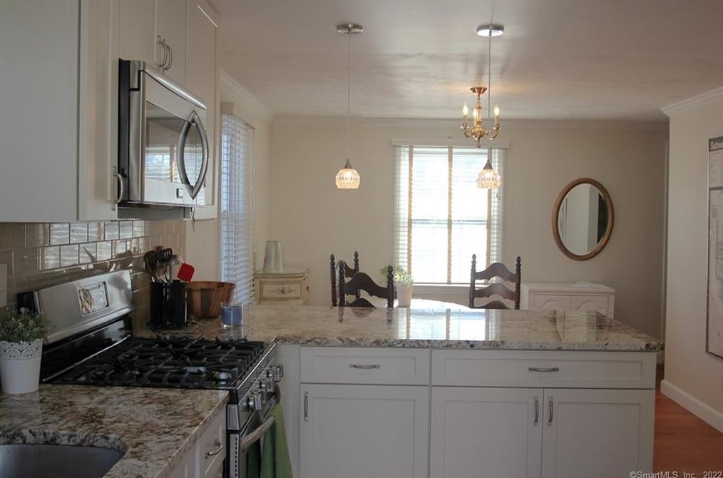 2 Hollis St, Fairfield CT  06824-6410 exterior