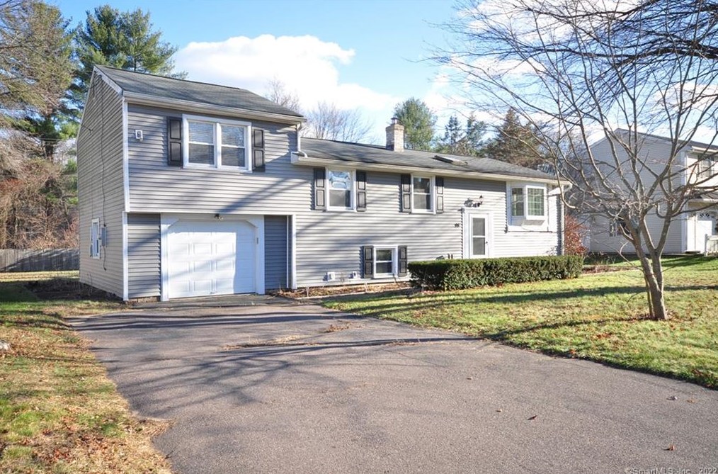 44 Simsbury Manor Dr, Simsbury CT  06089-9749 exterior