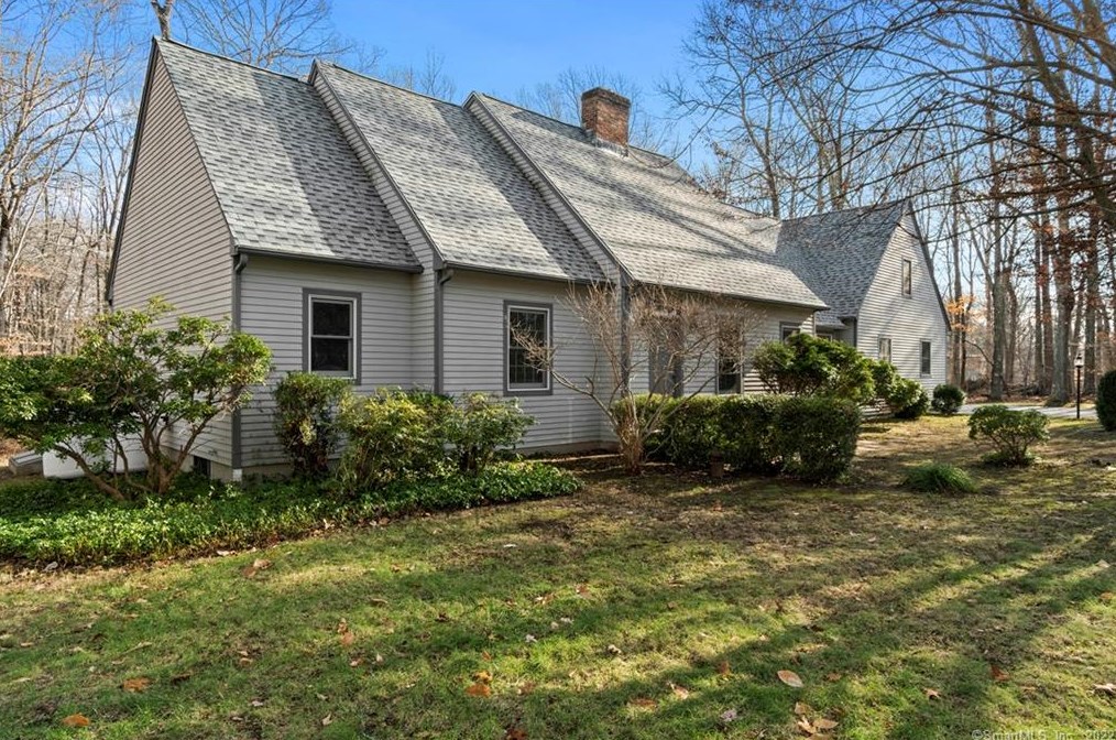 6 Smilax Dr, Lyme, CT 06371