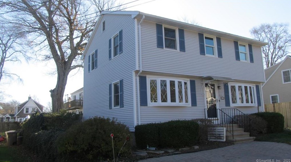 18 Brightwater Rd, Niantic, CT 06357