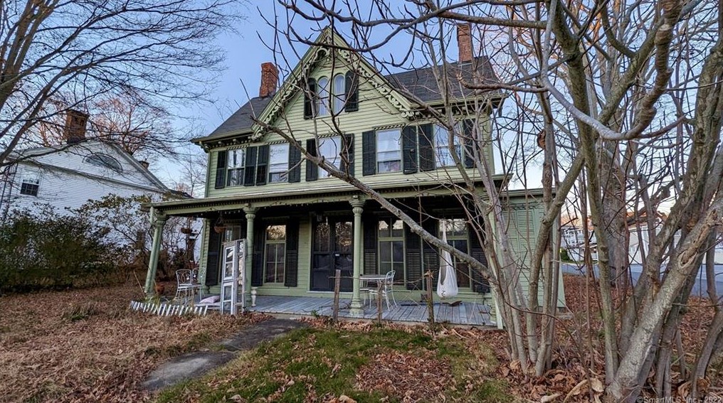 93 Sachem St, Norwich, CT 06360
