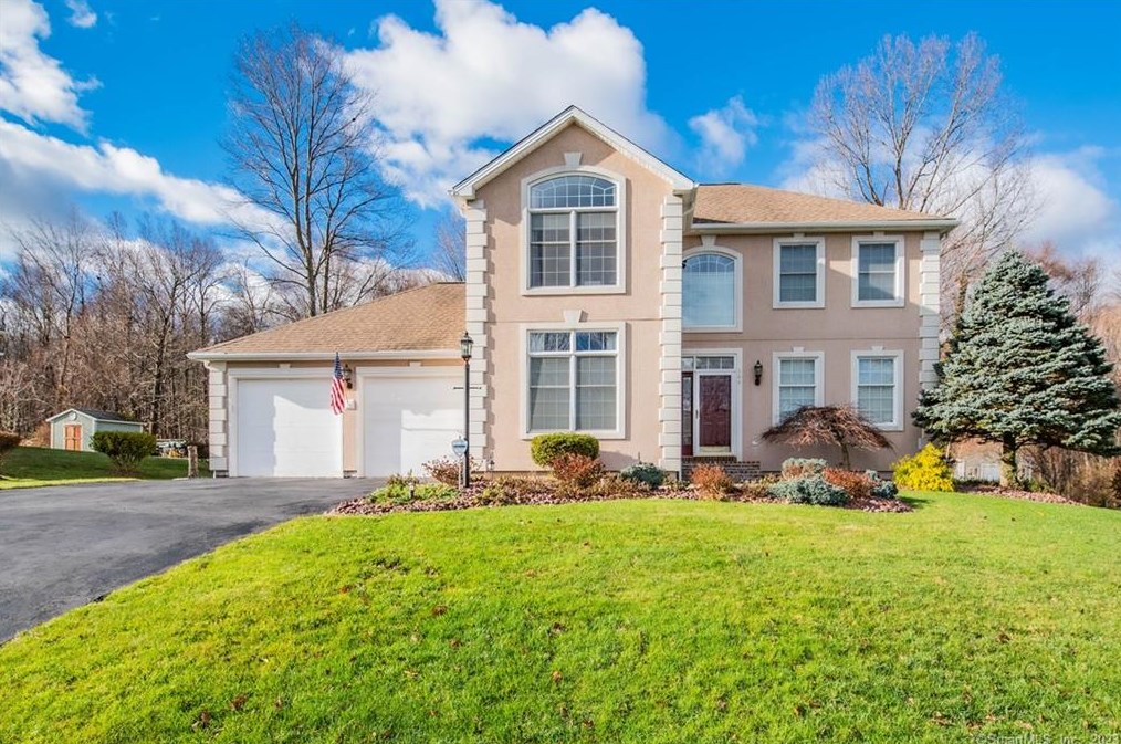 164 Pond View Dr, Watertown, CT 06795
