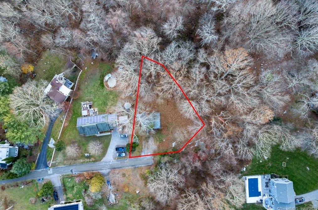 38 B Ln, Waterford, CT 06385