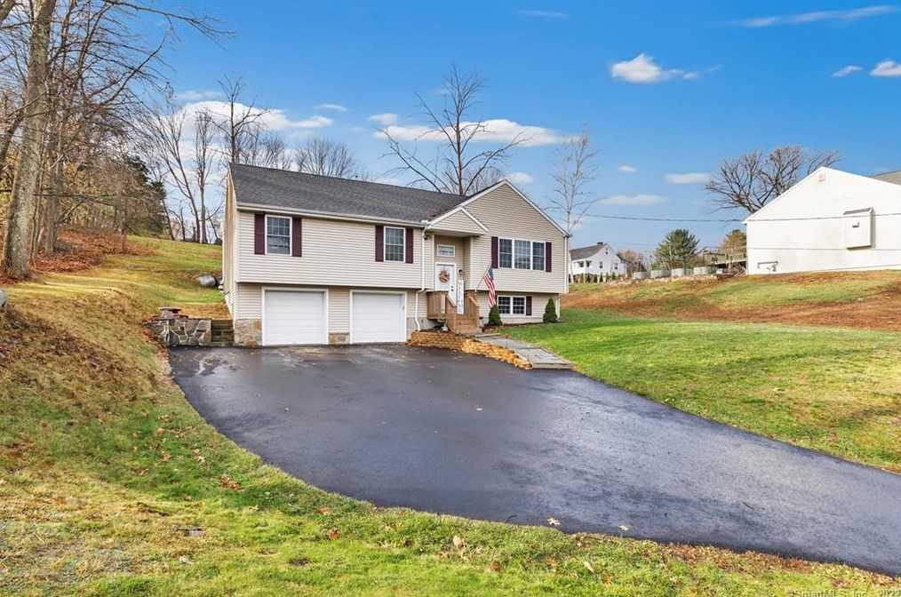 58 Benz St, Ansonia, CT 06401