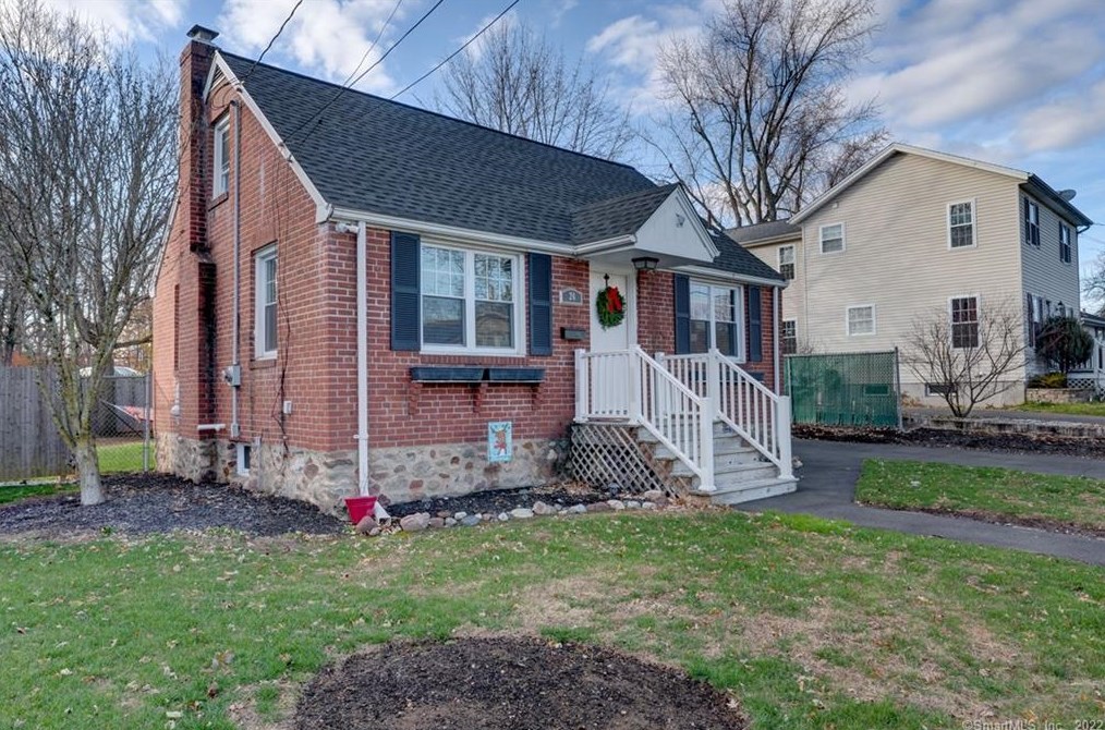 26 Poplar St, Bristol, CT 06010