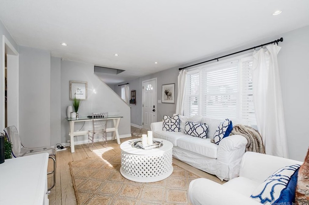 12 Welch Ter, Fairfield, CT 06824