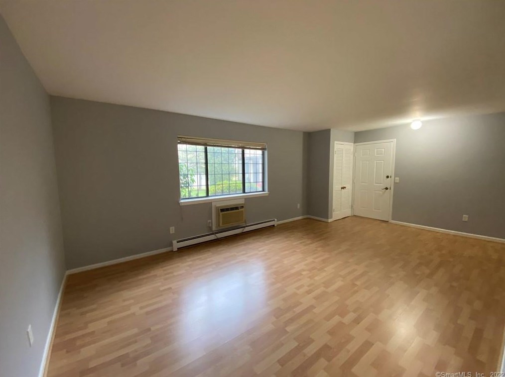 7 Eden Ct #7, Brookfield Center, CT 06804