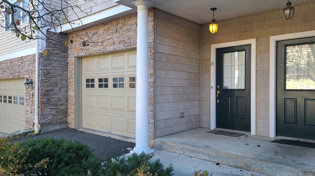 21 Faith Ln #21, Danbury, CT 06810