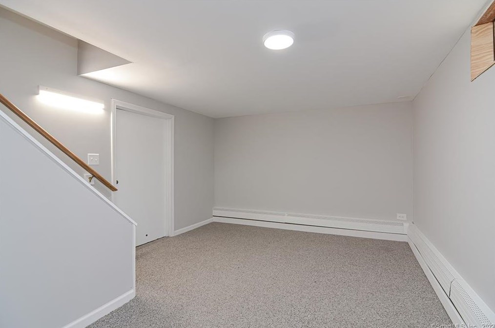 4 Clark Pl, Quaker Hill CT  06375-1204 exterior